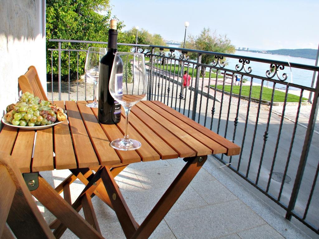 Apartment Noa Kaštel Kambelovac Værelse billede